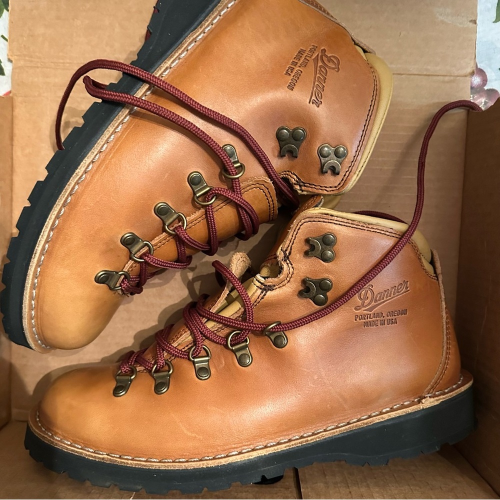 Danner Women’s Mountain Pass Rio women’s 10 NIB